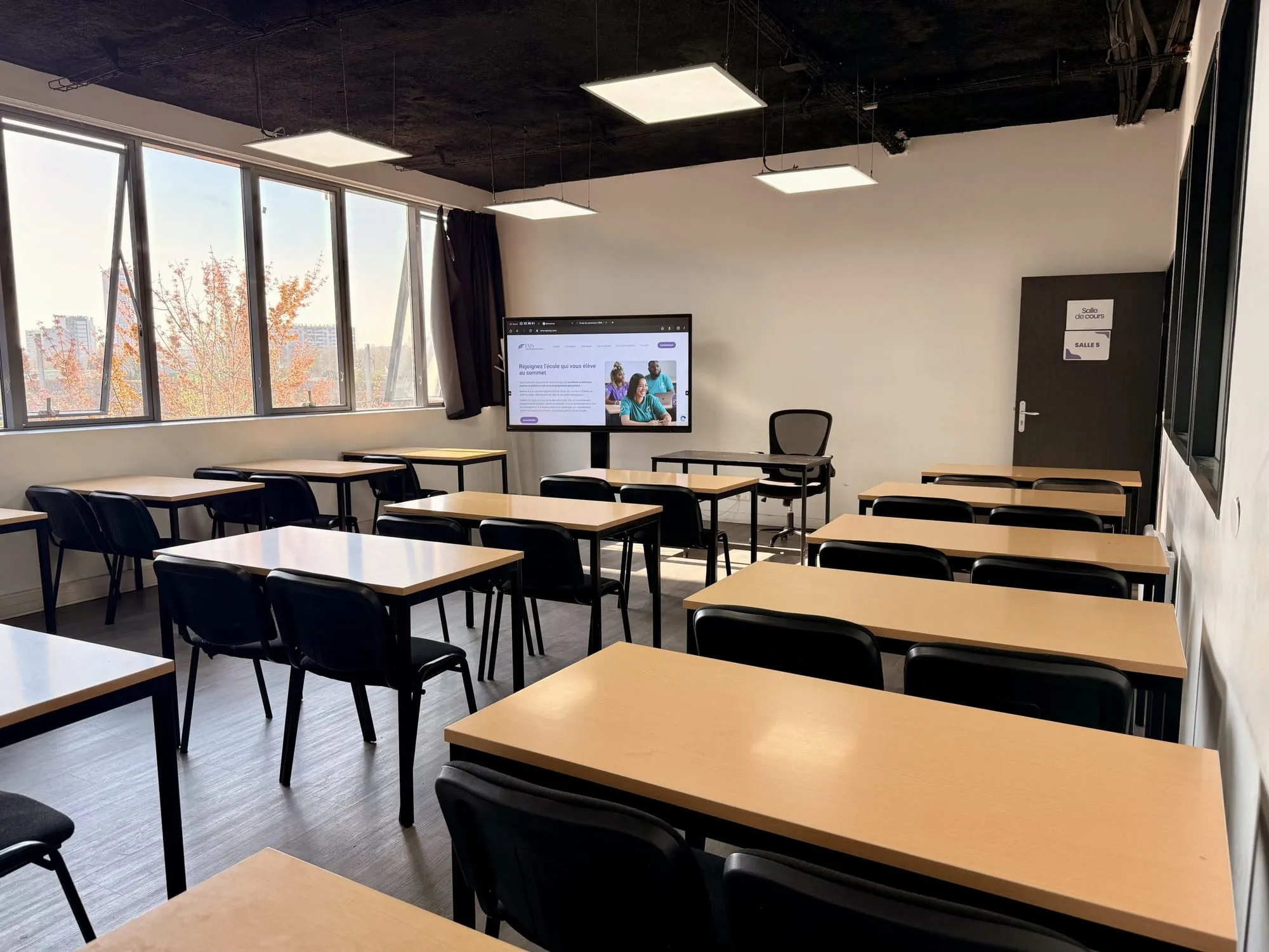 Une salle de cours du campus EMS à Épinay-sur-Seine
